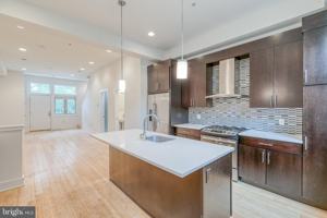 featured image of 412 N Front St #15