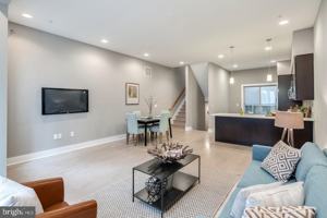 featured image of 826 N 3rd St #2