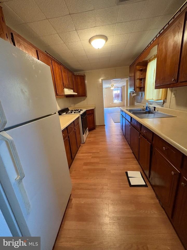 802 Grant St - Photo 7 of 14