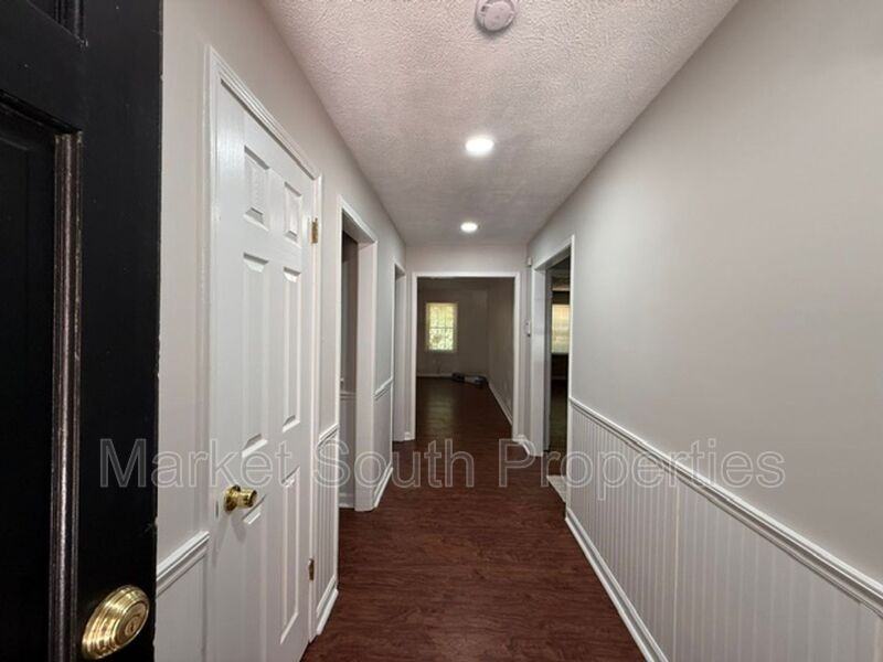 1239 Autumn Hill Ln - Photo 2 of 17