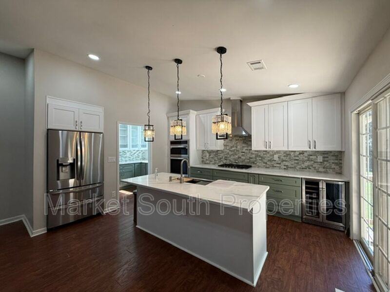 1239 Autumn Hill Ln - Photo 6 of 17