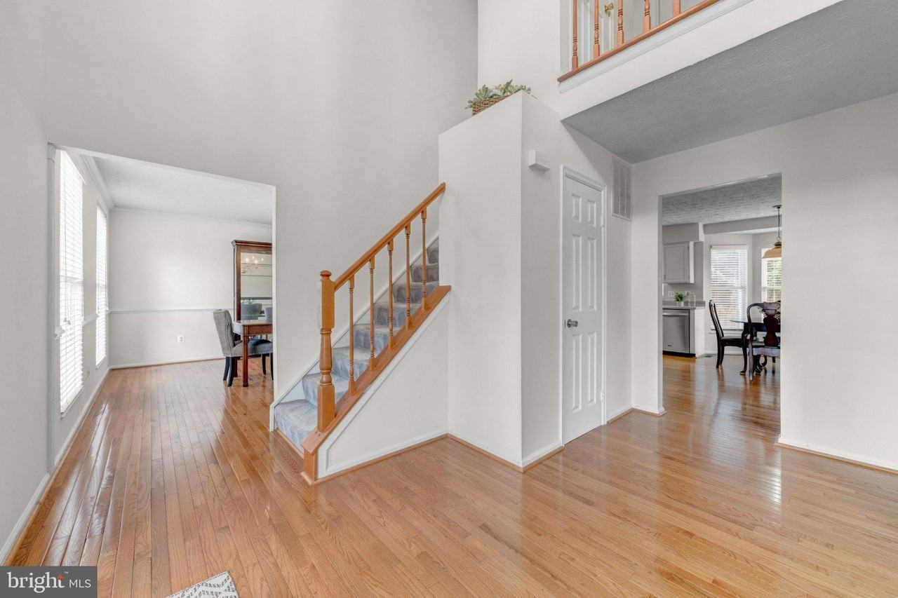 1425 Cellar Creek Way - Photo 3 of 43