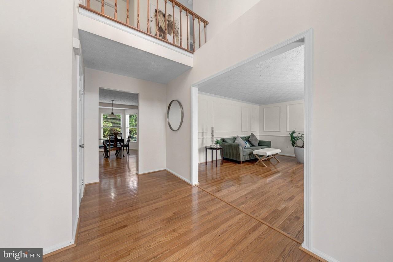 1425 Cellar Creek Way - Photo 4 of 43
