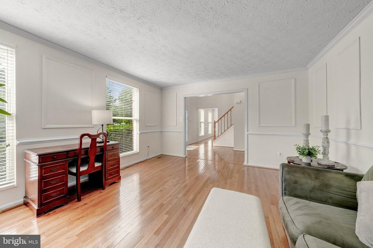1425 Cellar Creek Way - Photo 7 of 43