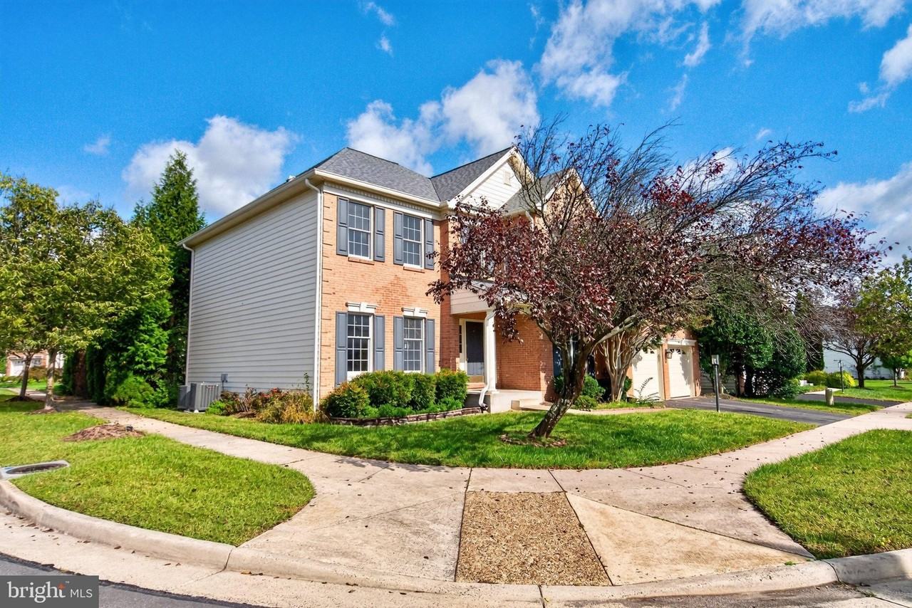 25289 Talent St - Photo 2 of 50