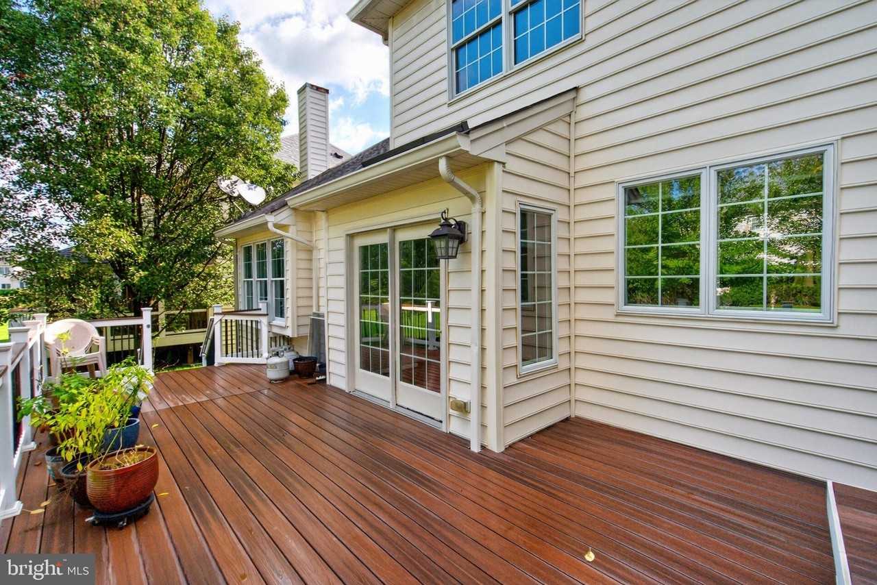 25289 Talent St - Photo 3 of 50