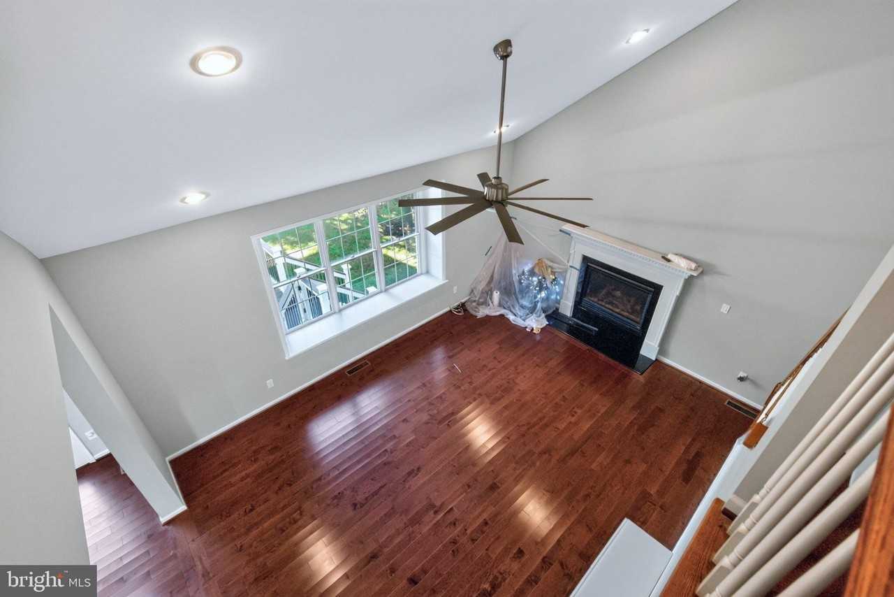 25289 Talent St - Photo 7 of 50