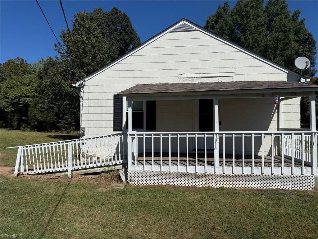 191 Hillcrest Dr - Photo 2 of 7