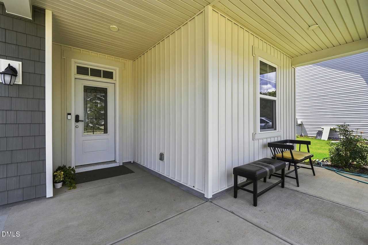 313 Summer Ranch Dr - Photo 4 of 30
