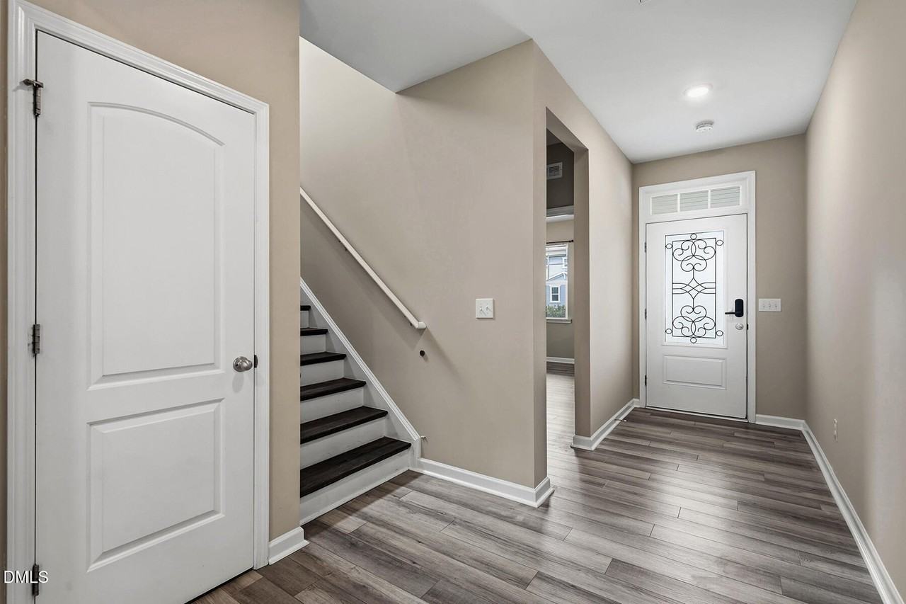 313 Summer Ranch Dr - Photo 5 of 30