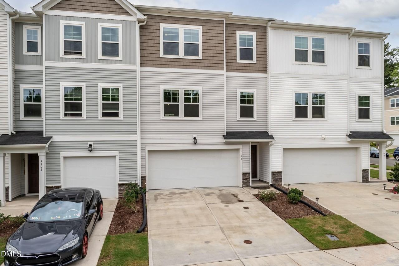 1102 Lily Loch Way - Photo 4 of 50