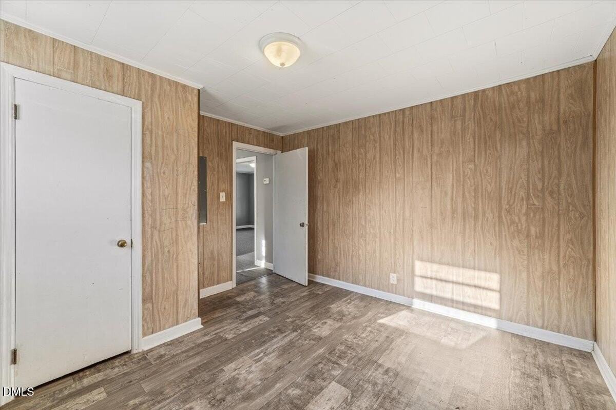 1110 Murphy Rd - Photo 4 of 23