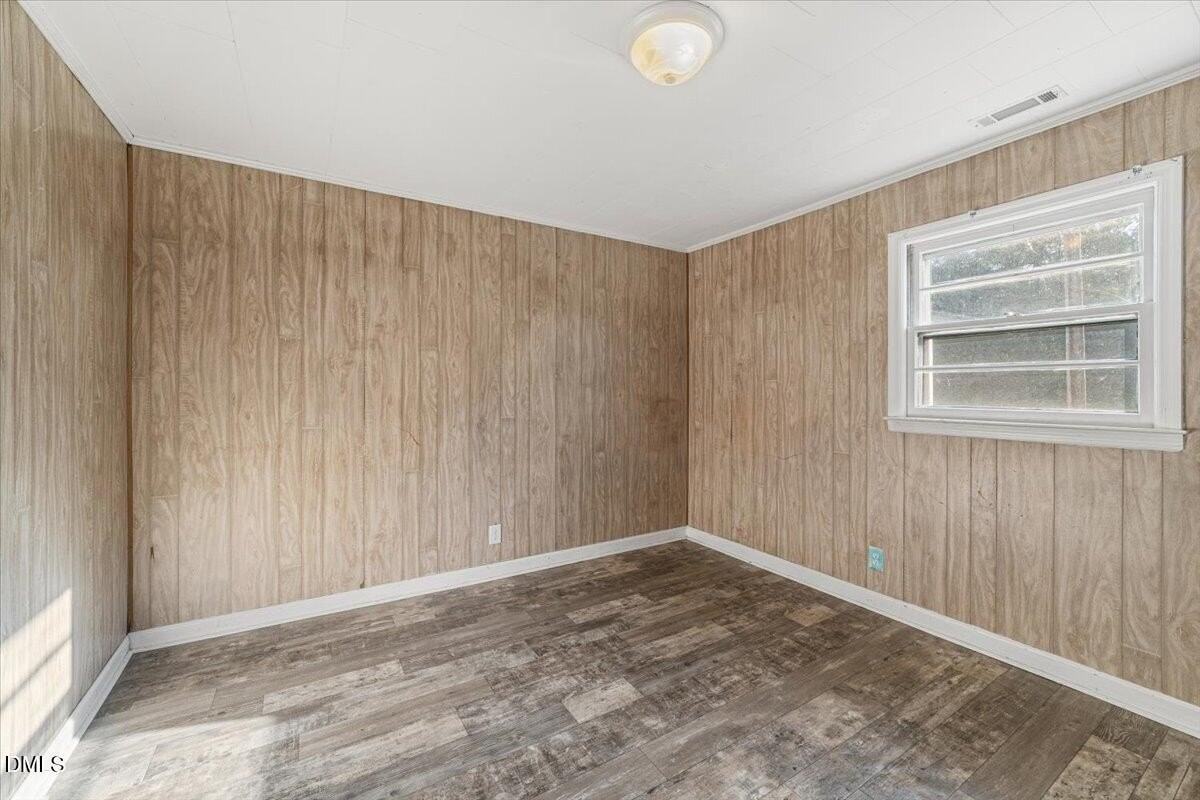 1110 Murphy Rd - Photo 5 of 23