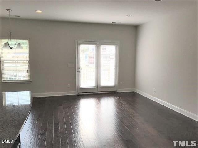1010 Drayman Pl - Photo 7 of 36