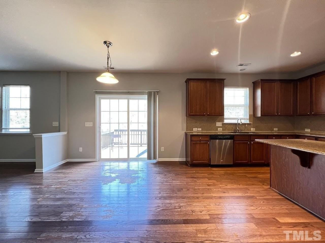 1209 Justice Walk Ave - Photo 6 of 23