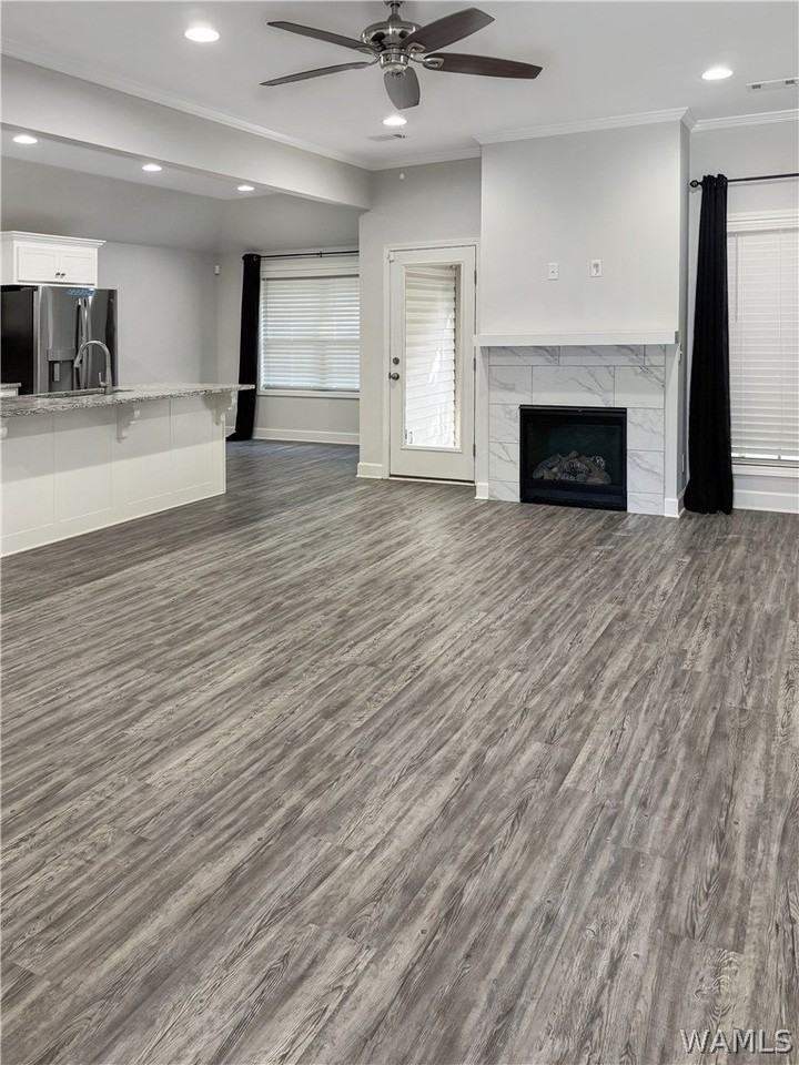 5425 University Gardens Dr - Photo 3 of 22