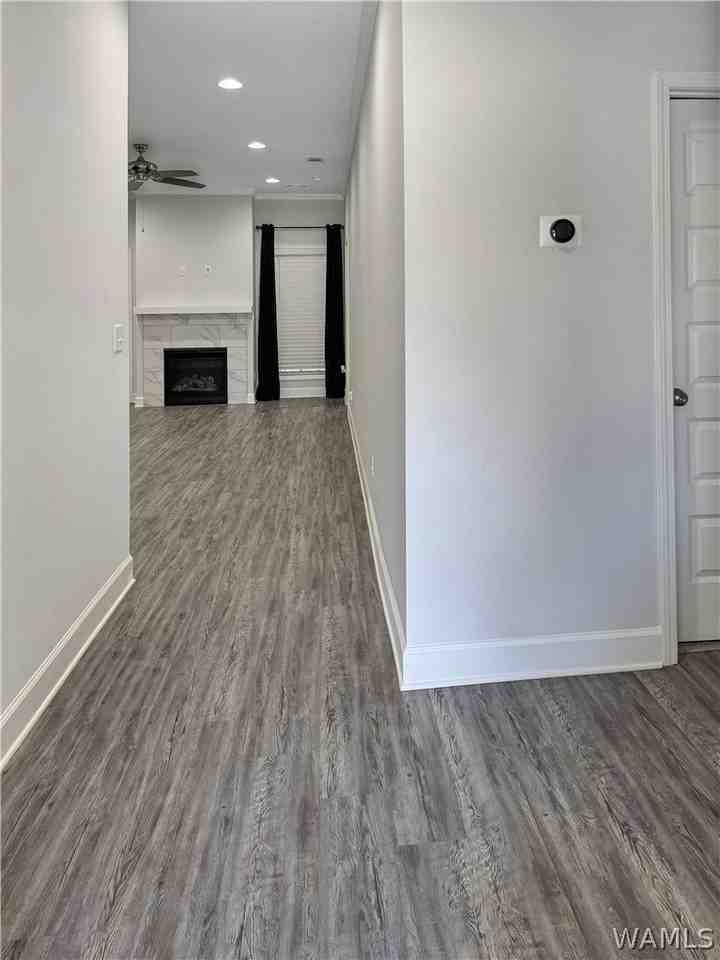 5425 University Gardens Dr - Photo 4 of 22