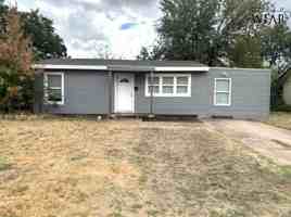 featured image of 2911 Cunningham Dr