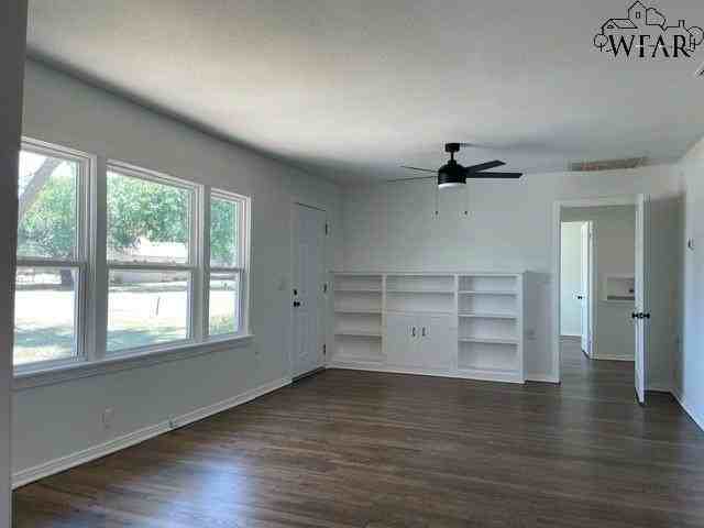 3110 Southeast Dr - Photo 3 of 12