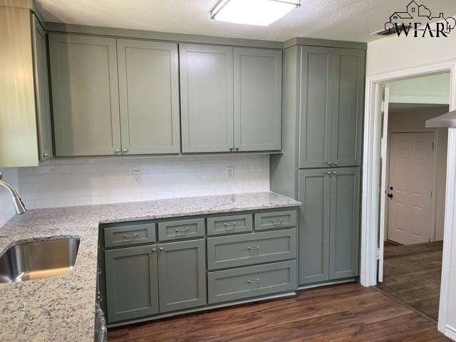 3110 Southeast Dr - Photo 4 of 12