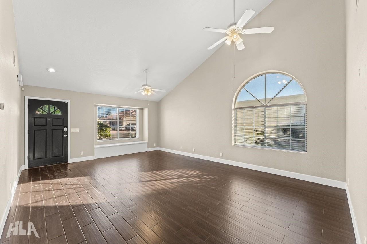 10524 S Del Golfo - Photo 4 of 40