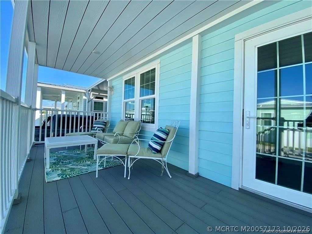 86 Ne Ocean Breeze Dr - Photo 2 of 29