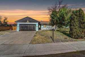 featured image of 601 W Indian Creek Dr