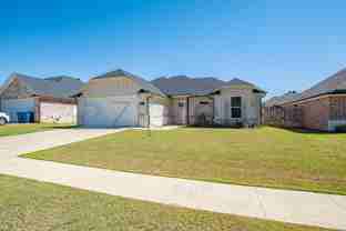 913 Alex Dr - Photo 1 of 1