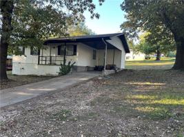 featured image of 123 Davis Ave
