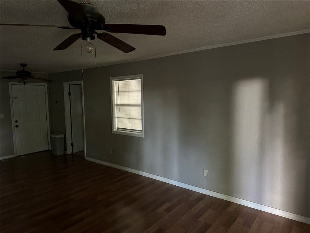 123 Davis Ave - Photo 4 of 4