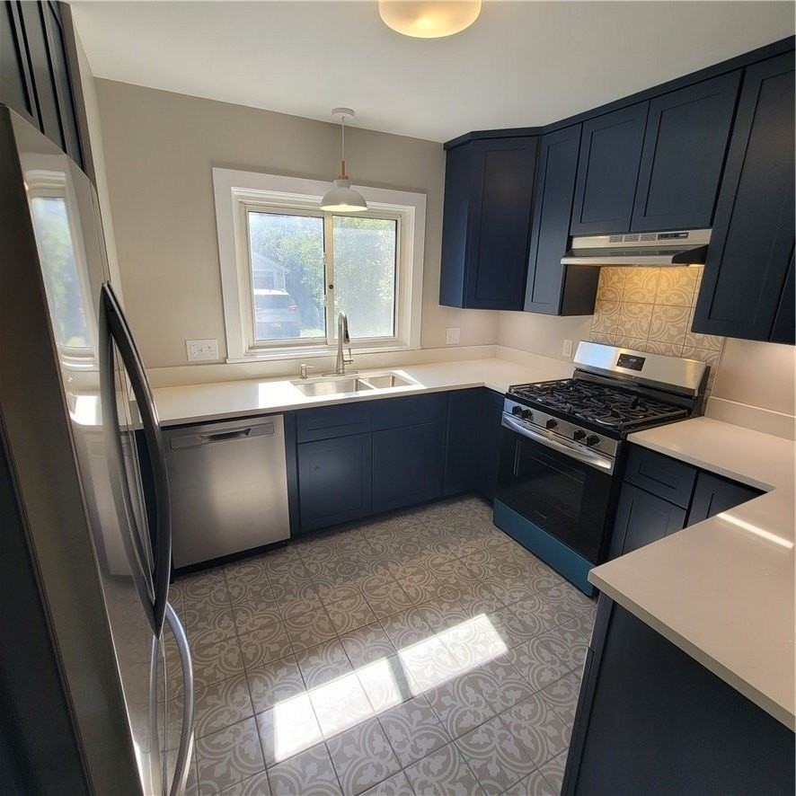 75 Shelbourne Rd - Photo 3 of 25