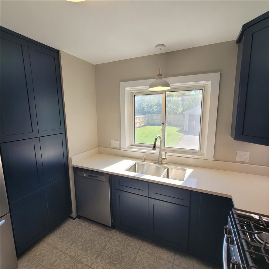 75 Shelbourne Rd - Photo 4 of 25