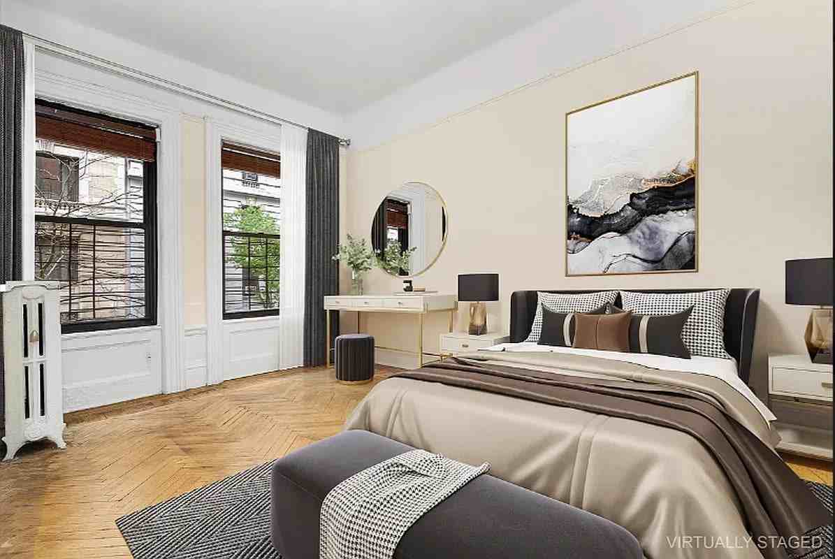 310 W 99th St #206 - Photo 2 of 6