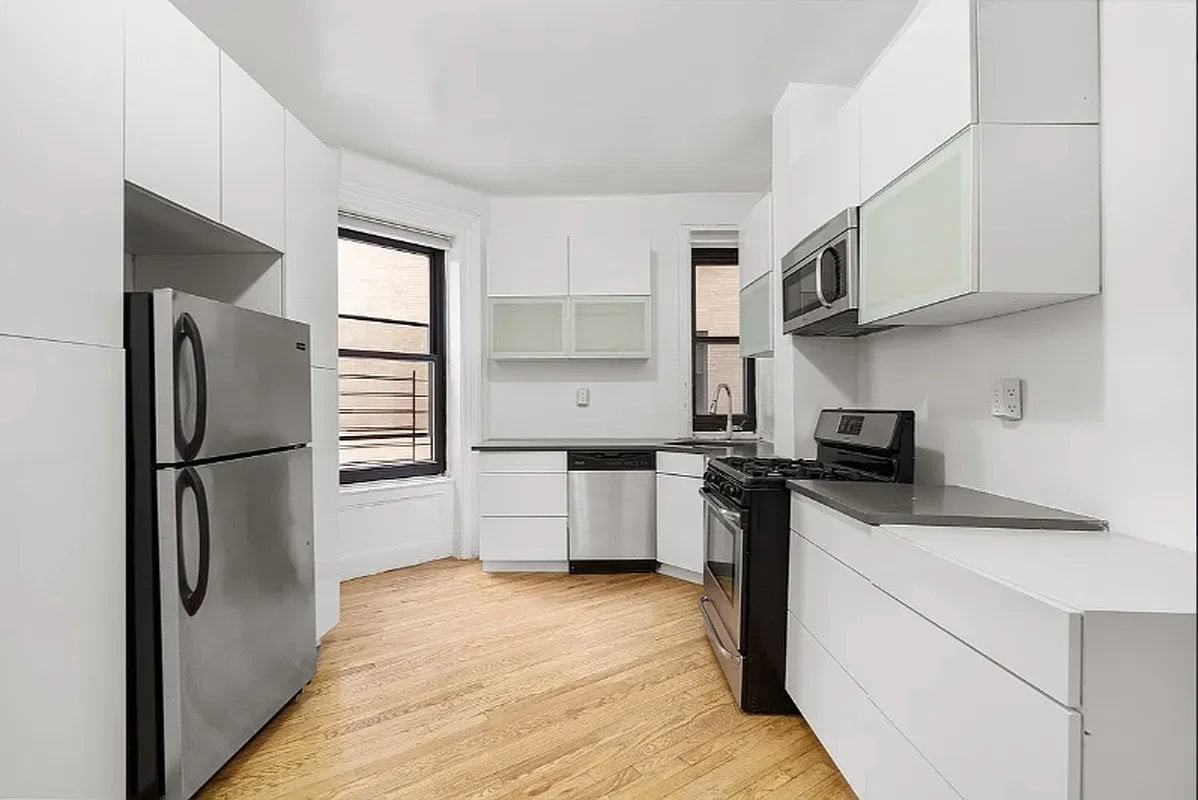 310 W 99th St #206 - Photo 3 of 6