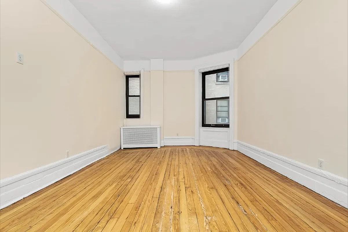 310 W 99th St #206 - Photo 5 of 6