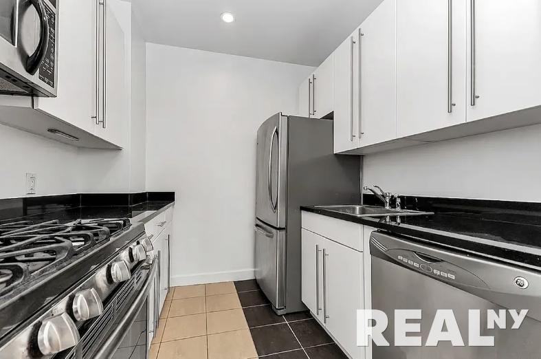 50 Murray St #1302 - Photo 4 of 5