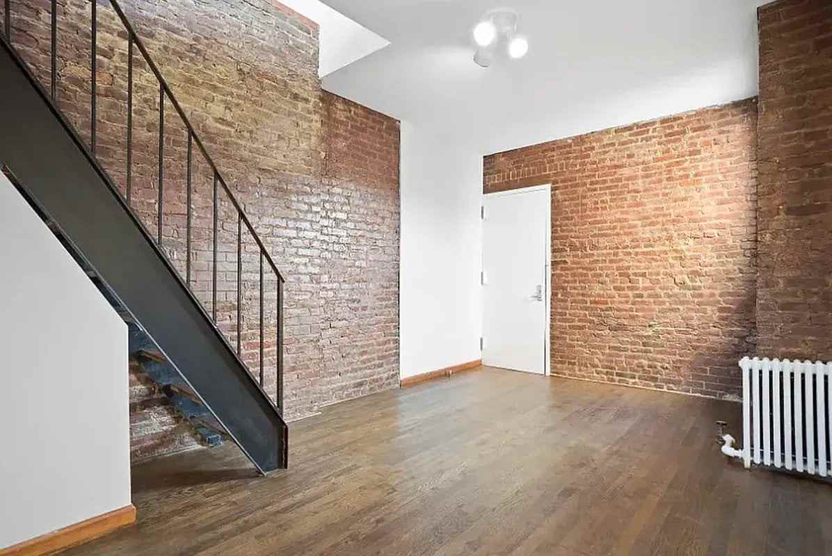 410 E 13th St #4B - Photo 3 of 5