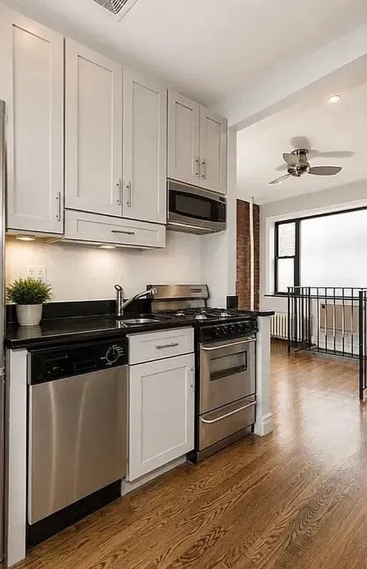410 E 13th St #4B - Photo 4 of 5