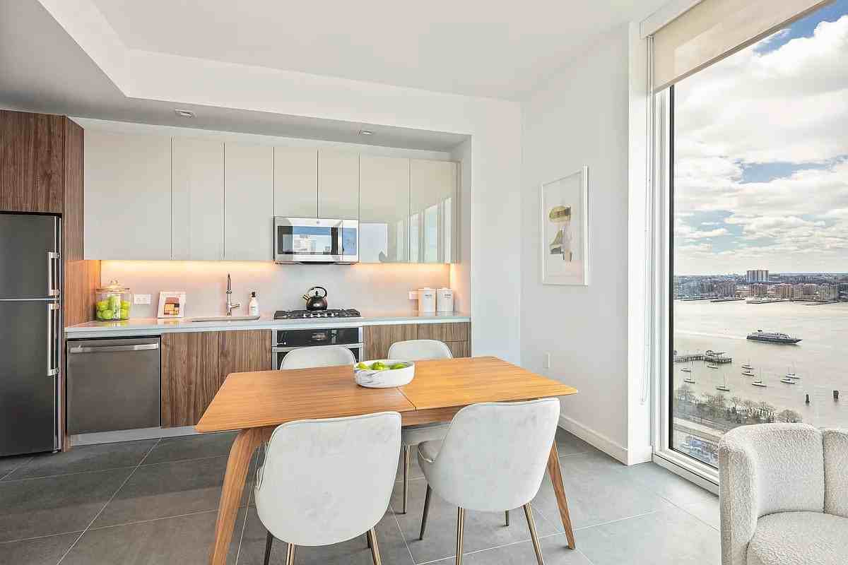 W 30th St #40C - Photo 3 of 20