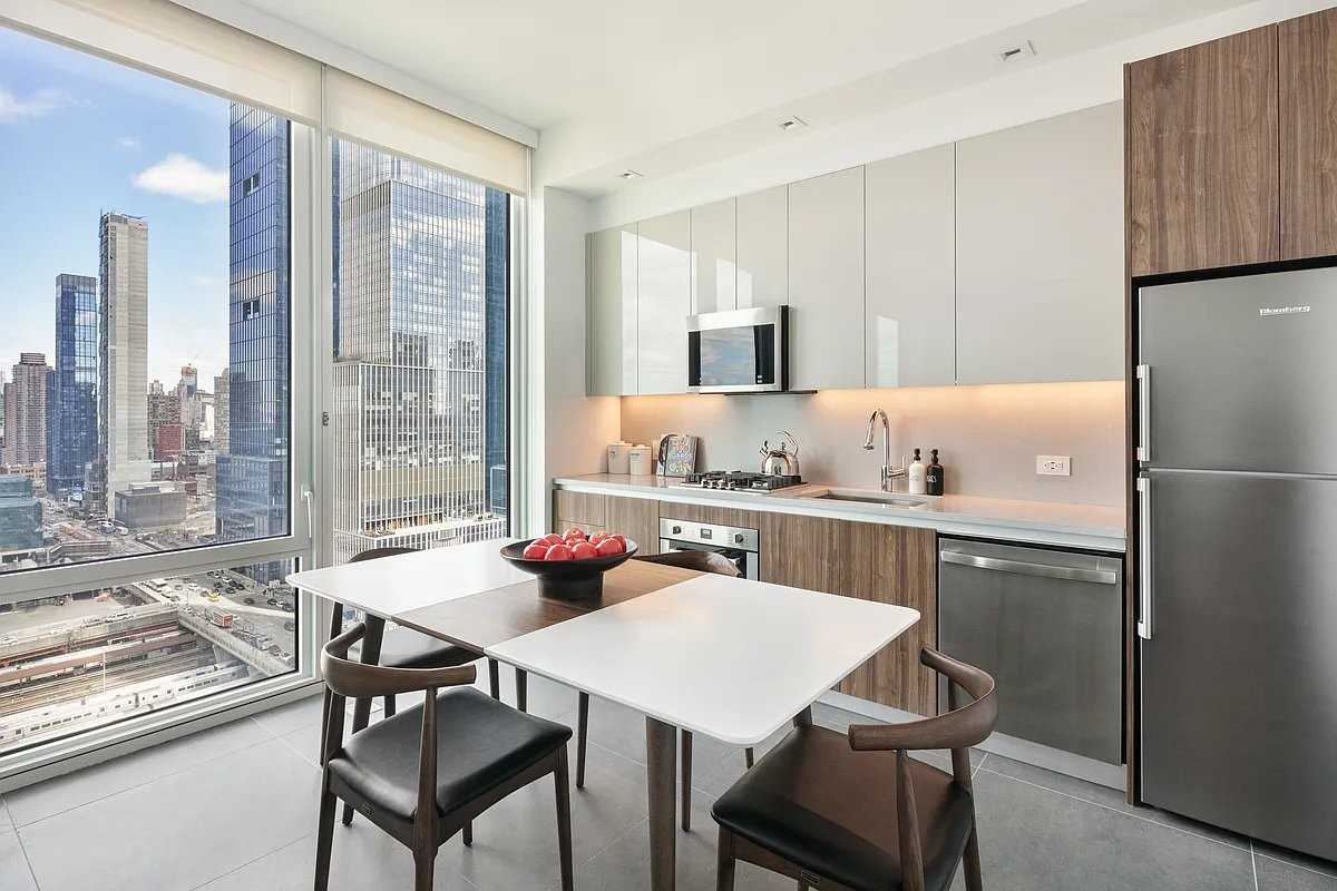 W 30th St #22F - Photo 3 of 20