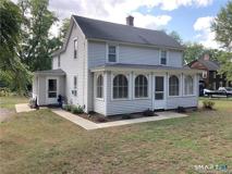 354 Elm St #B - Photo 1 of 1
