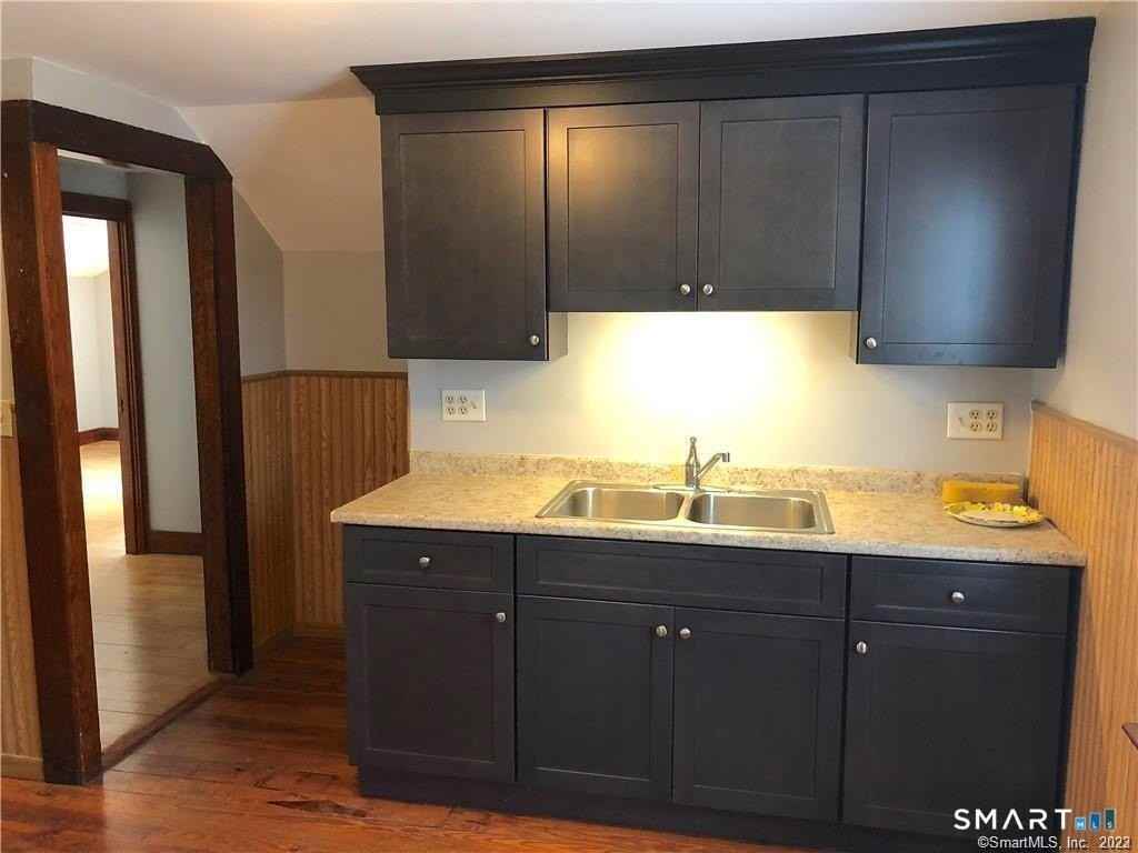 354 Elm St #B - Photo 4 of 19