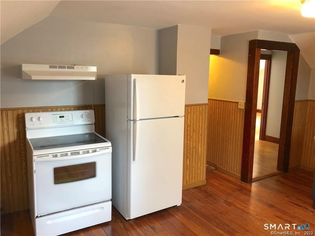 354 Elm St #B - Photo 6 of 19