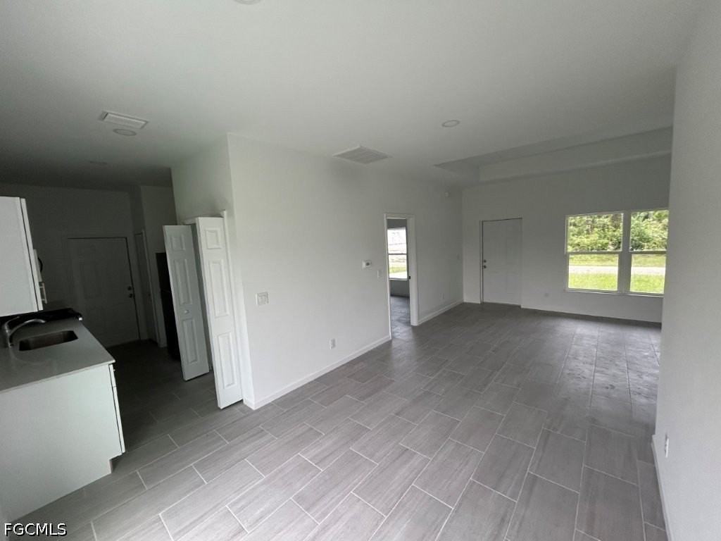 1141 Columbo Ave S - Photo 3 of 24