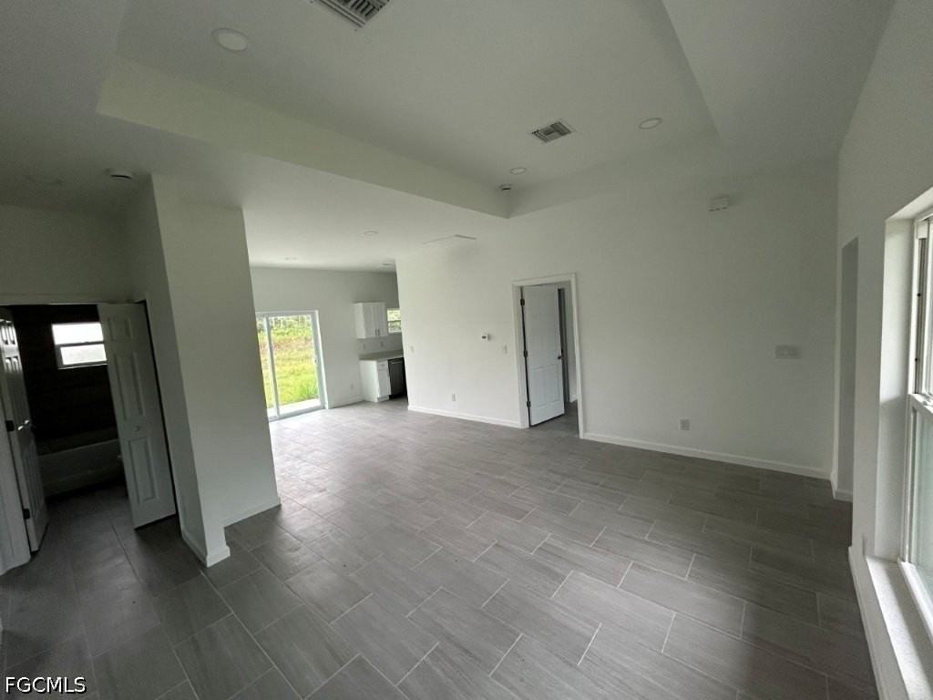 1141 Columbo Ave S - Photo 7 of 24