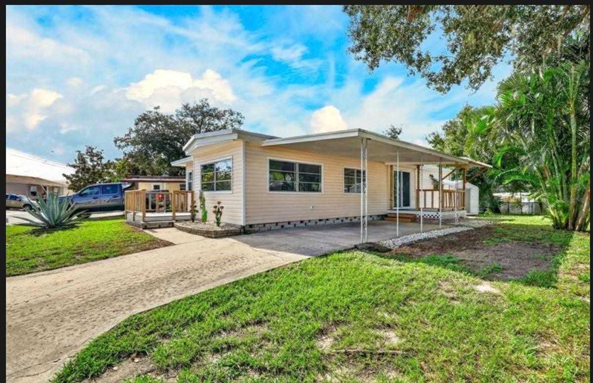 813 Paradise Blvd - Photo 3 of 20