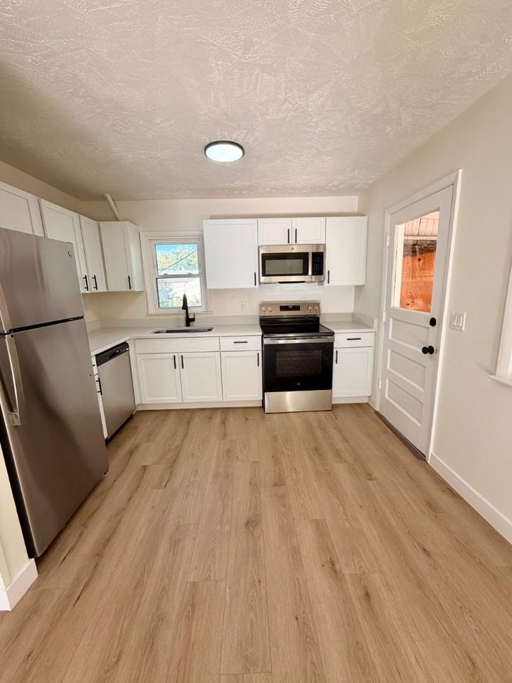 5822 Sahler St - Photo 2 of 12