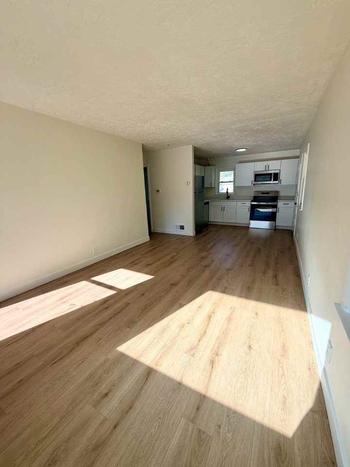 5822 Sahler St - Photo 4 of 12