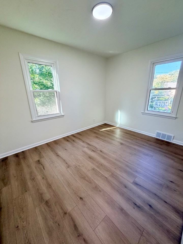 5822 Sahler St - Photo 6 of 12
