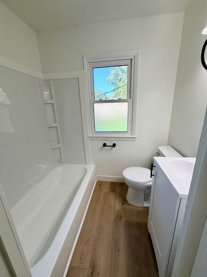 5822 Sahler St - Photo 7 of 12